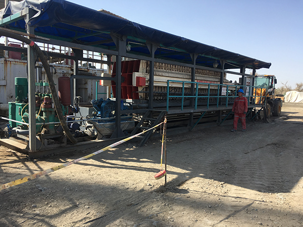 中國石油下屬勘探公司泥漿不落地壓濾機設備